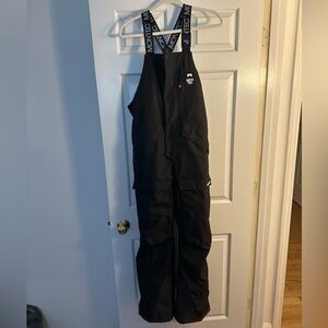 Montec women’s fawk ski bib size medium. Color- black.